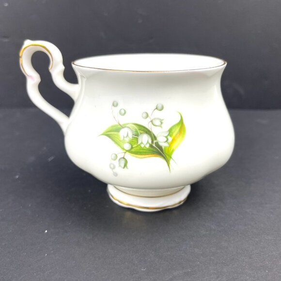 Royal Albert Bone China Tennyson Tea Cup & Cheverell Saucer England - Picture 8 of 11